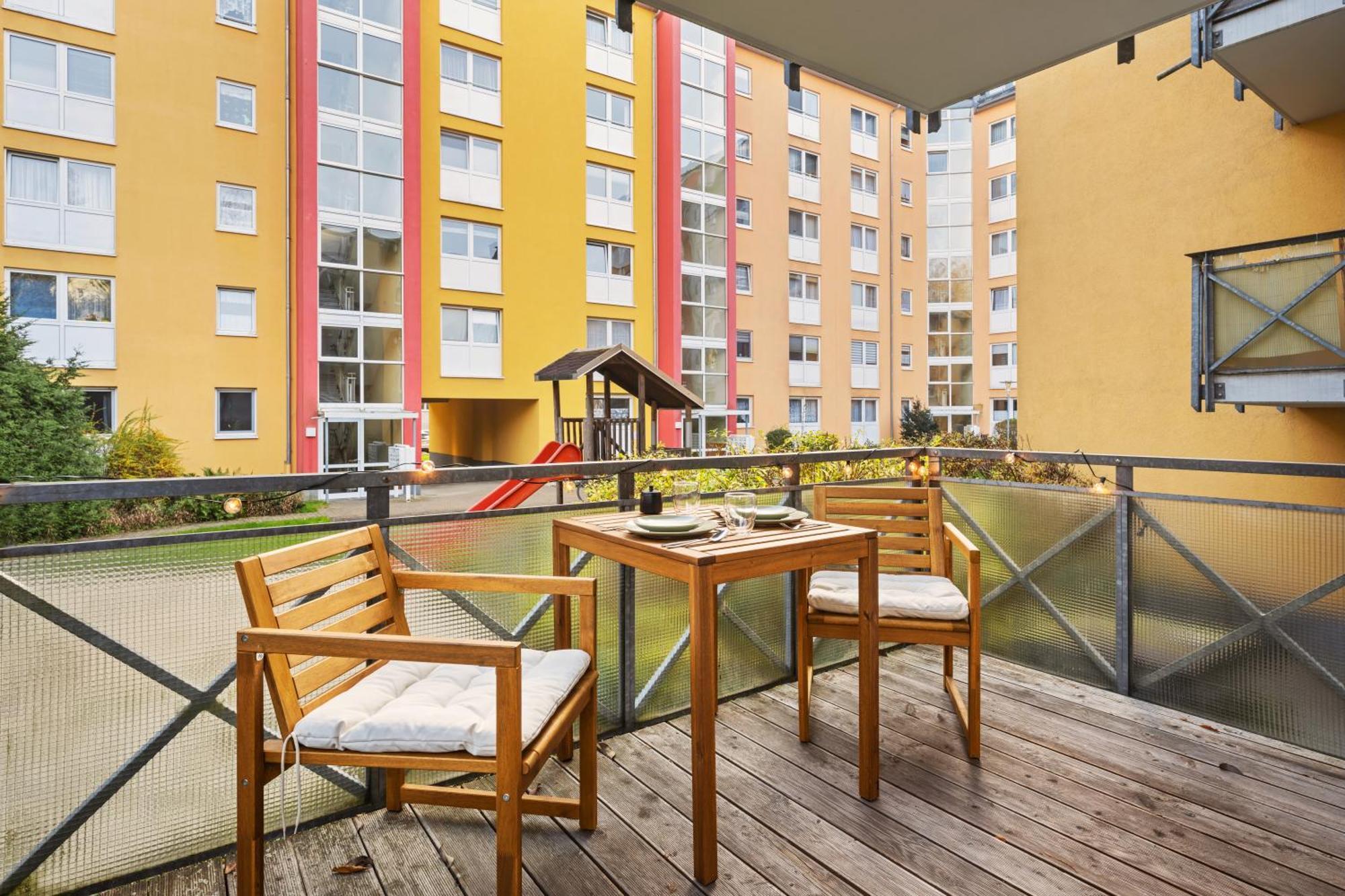 Edler Wohnraum Disney Marvel Studio Mit Balkon, Boxspringbett, Kaffeevollautomat, Lift & Parkplatz Хемниц Экстерьер фото