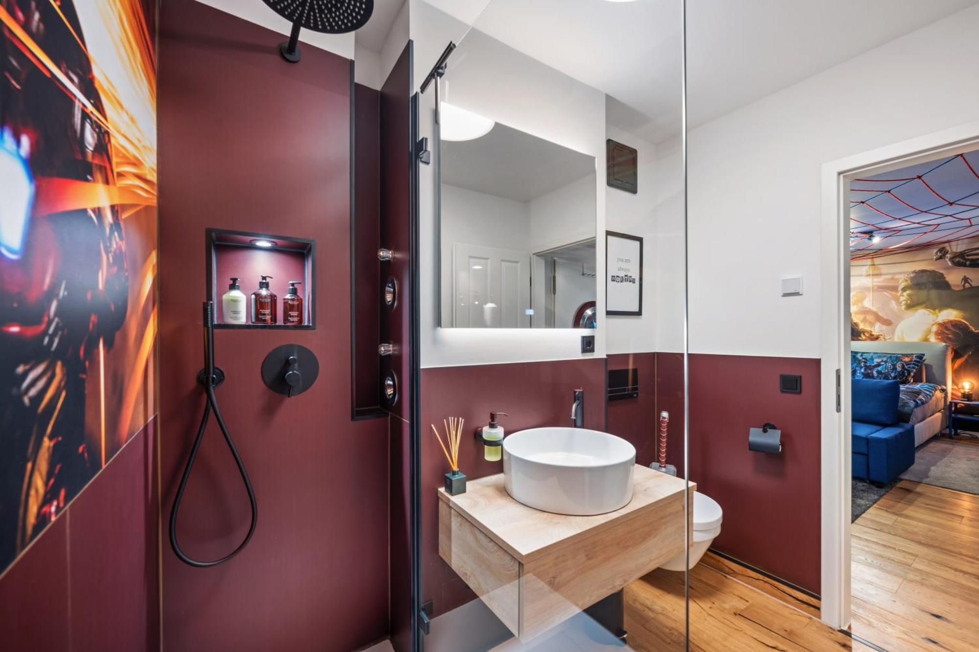 Edler Wohnraum Disney Marvel Studio Mit Balkon, Boxspringbett, Kaffeevollautomat, Lift & Parkplatz Хемниц Экстерьер фото