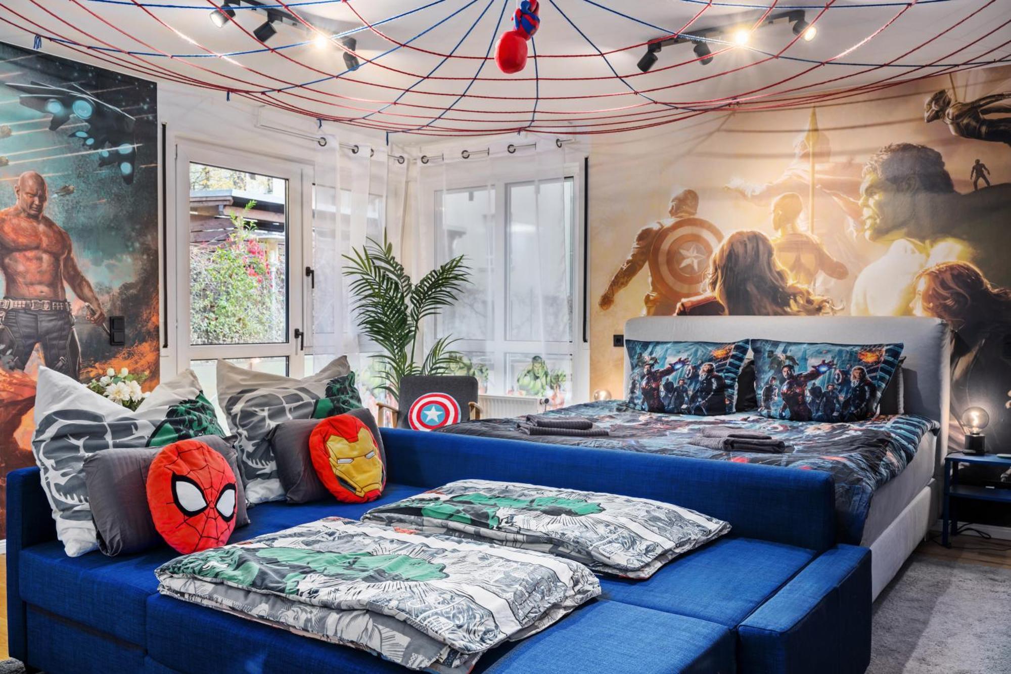 Edler Wohnraum Disney Marvel Studio Mit Balkon, Boxspringbett, Kaffeevollautomat, Lift & Parkplatz Хемниц Экстерьер фото