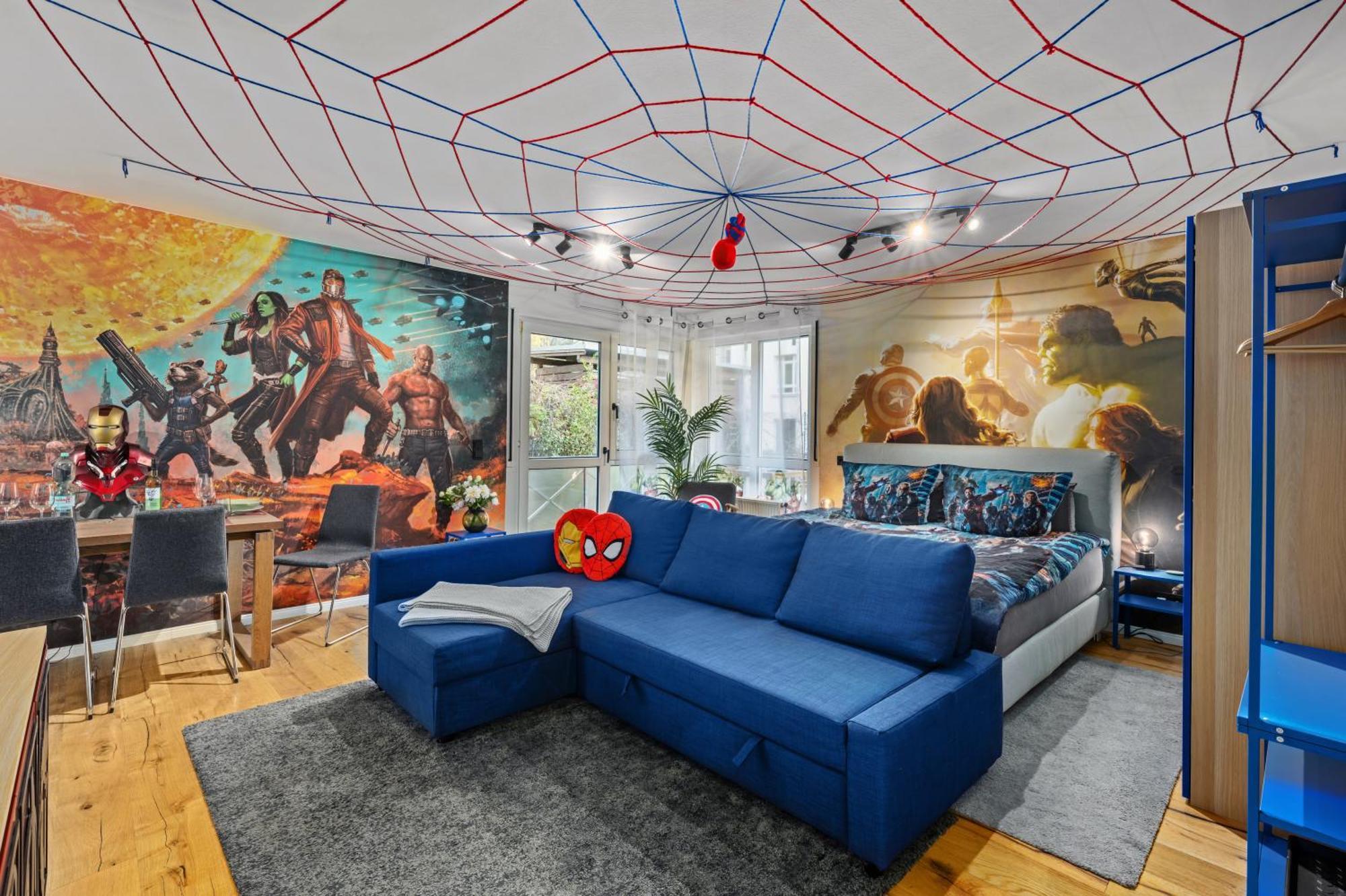 Edler Wohnraum Disney Marvel Studio Mit Balkon, Boxspringbett, Kaffeevollautomat, Lift & Parkplatz Хемниц Экстерьер фото