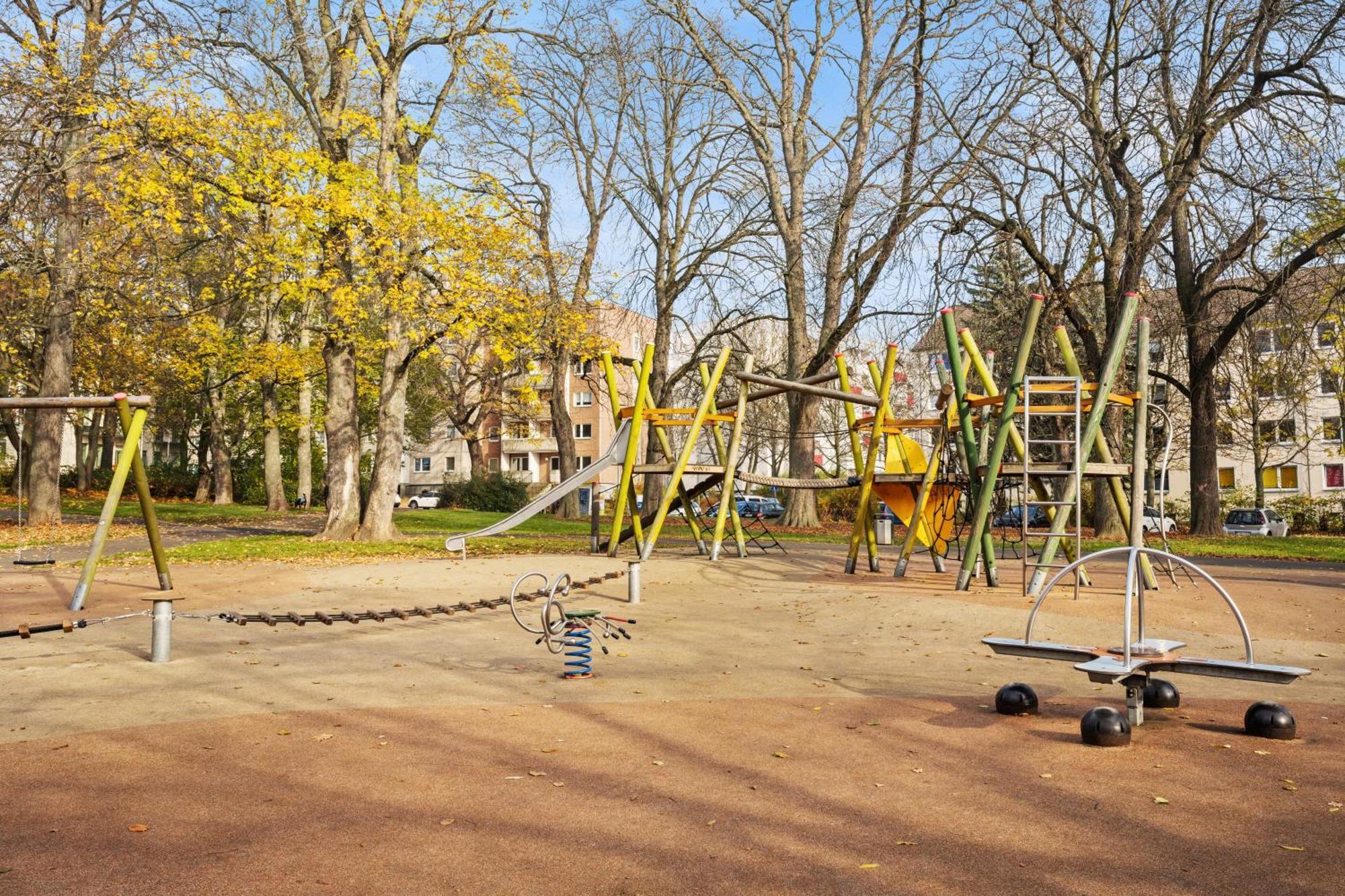 Edler Wohnraum Disney Marvel Studio Mit Balkon, Boxspringbett, Kaffeevollautomat, Lift & Parkplatz Хемниц Экстерьер фото