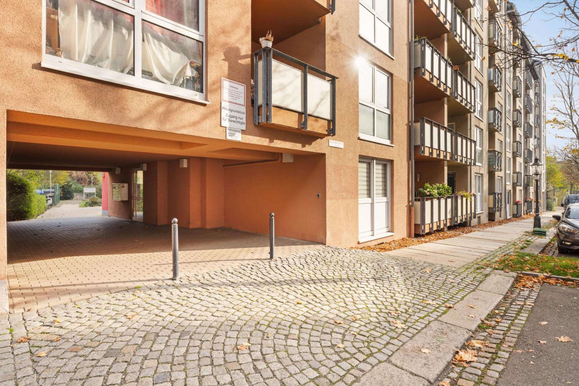 Edler Wohnraum Disney Marvel Studio Mit Balkon, Boxspringbett, Kaffeevollautomat, Lift & Parkplatz Хемниц Экстерьер фото